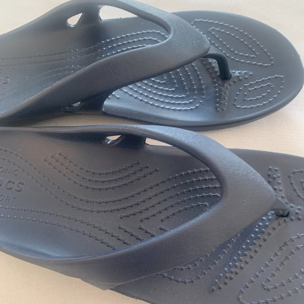 CROCS Navy Size 8 Thong Flip Flops NWOT - Picture 4 of 6